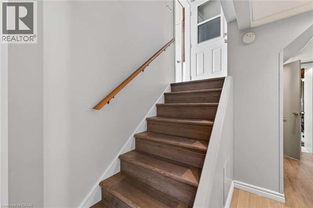27 Camille Court, Hamilton, ON - Indoor Photo Showing Other Room