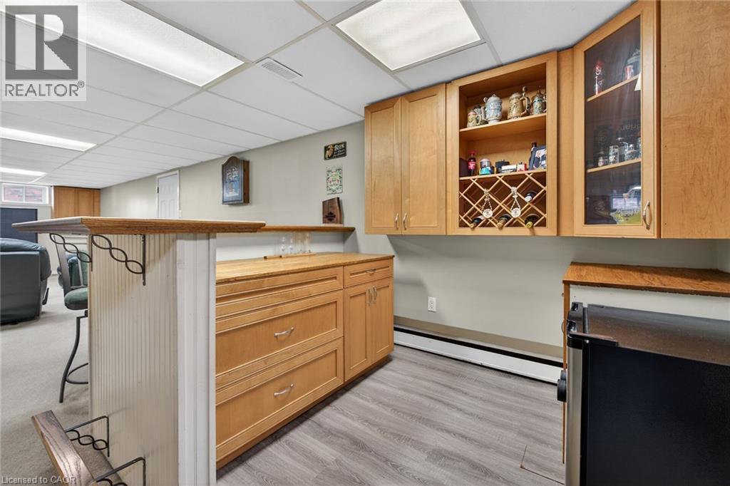 27 Camille Court, Hamilton, ON - Indoor