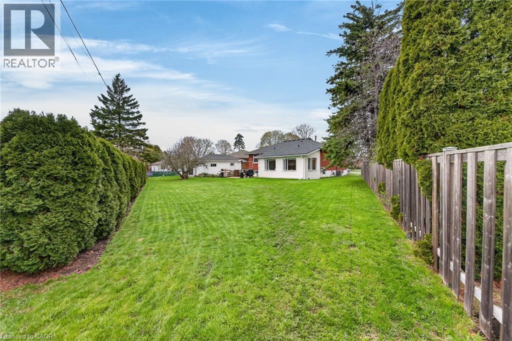 27 Camille Court, Hamilton, ON - Outdoor