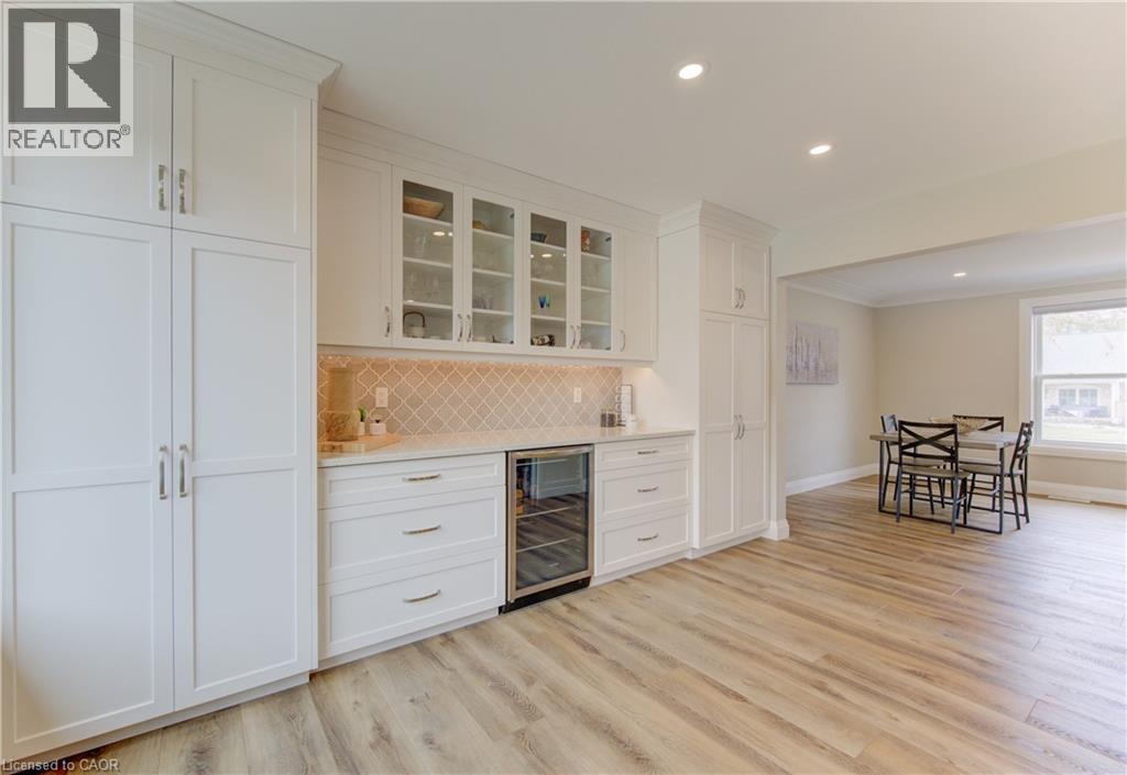 395 Warrington Drive, Waterloo, ON - Indoor Photo Showing Other Room