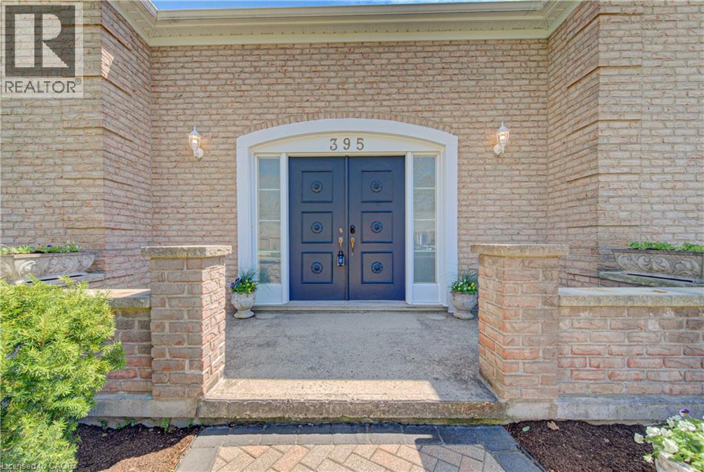395 Warrington Drive, Waterloo, ON - Outdoor