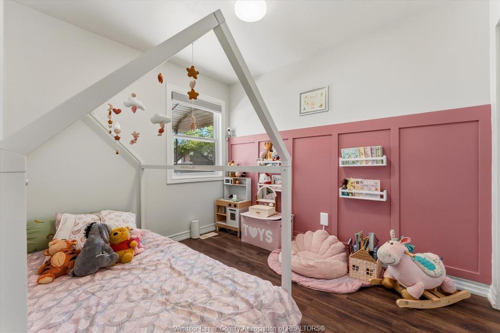 2383 Elsmere, Windsor, ON