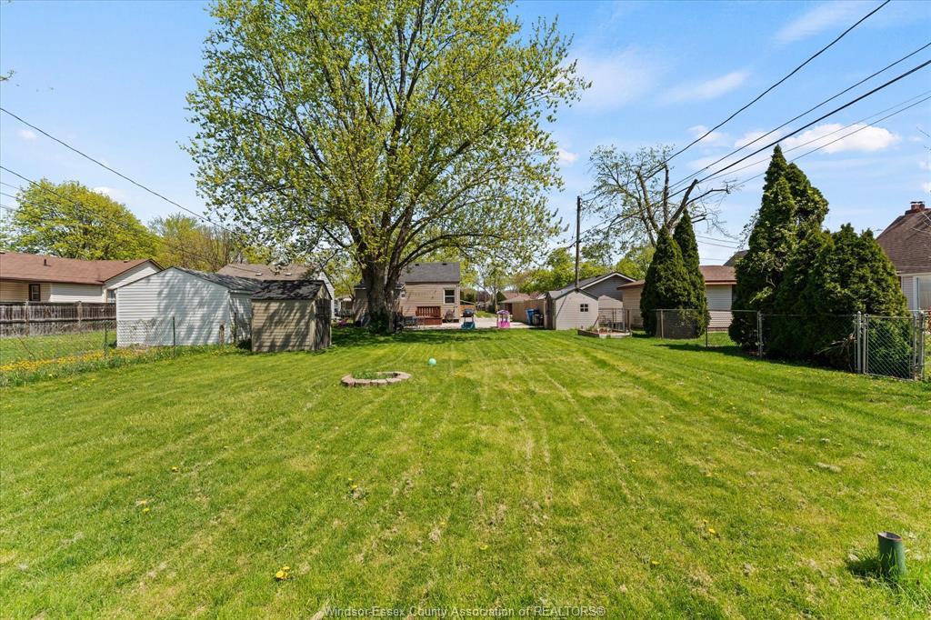 2383 Elsmere, Windsor, ON