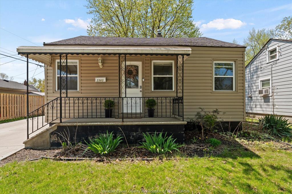 2383 Elsmere, Windsor, ON