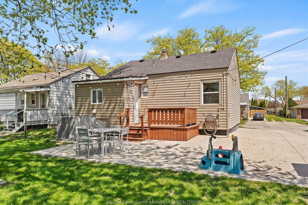 2383 Elsmere, Windsor, ON