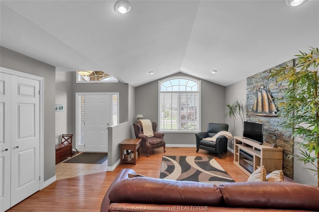 8 Windfield Crescent, Chatham, ON