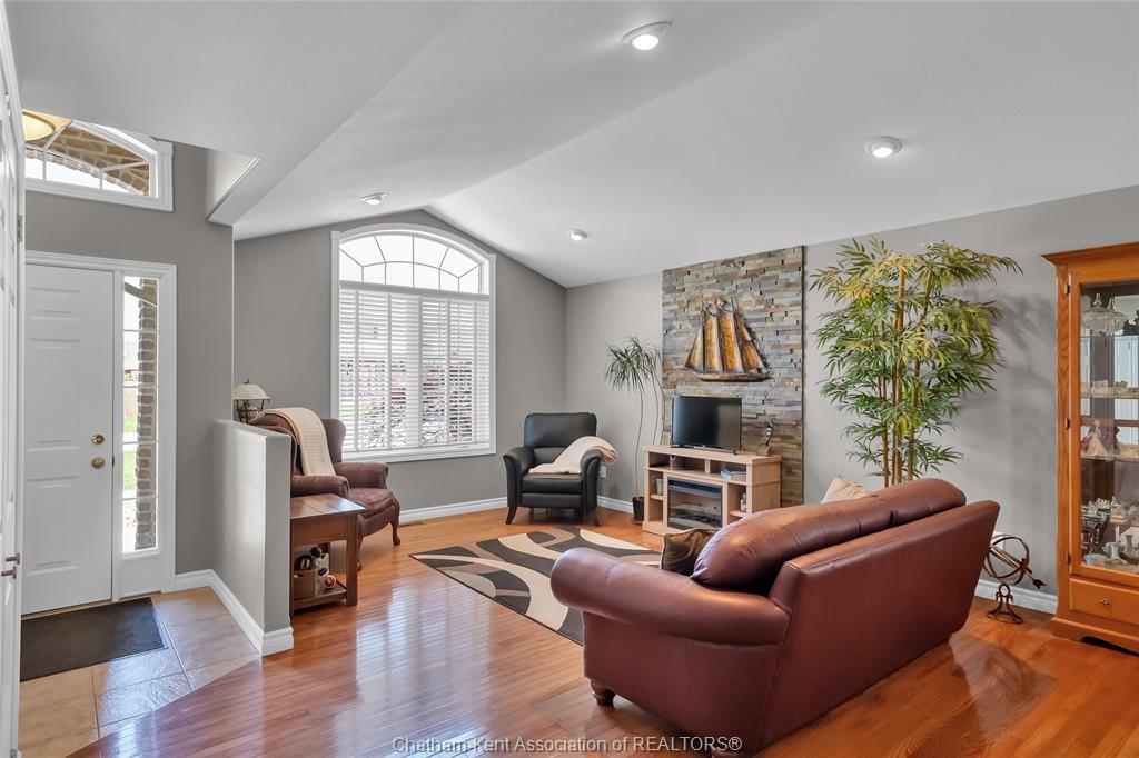 8 Windfield Crescent, Chatham, ON