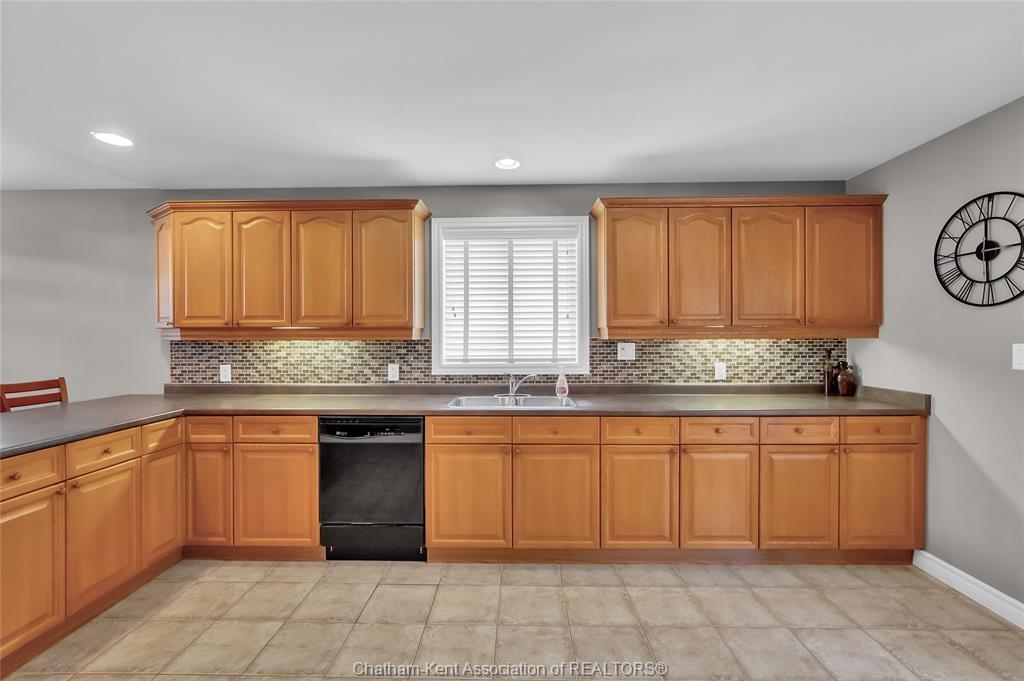 8 Windfield Crescent, Chatham, ON