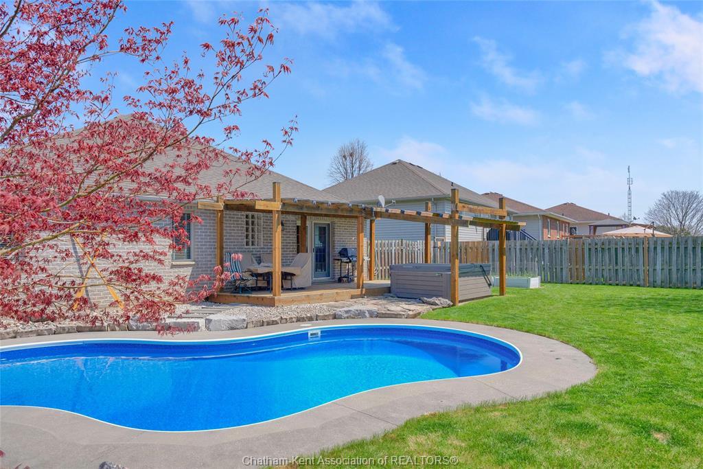 8 Windfield Crescent, Chatham, ON