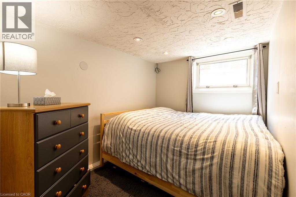 110 Lorne Crescent, Kitchener, ON - Indoor Photo Showing Bedroom