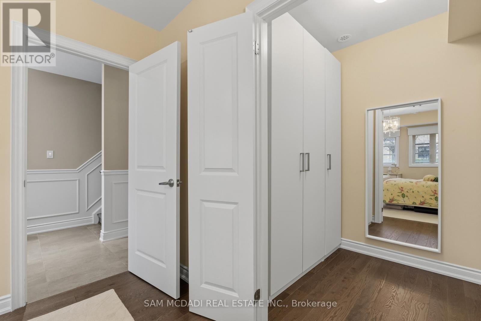 2029 Queensborough Gate, Mississauga, ON - Indoor Photo Showing Other Room