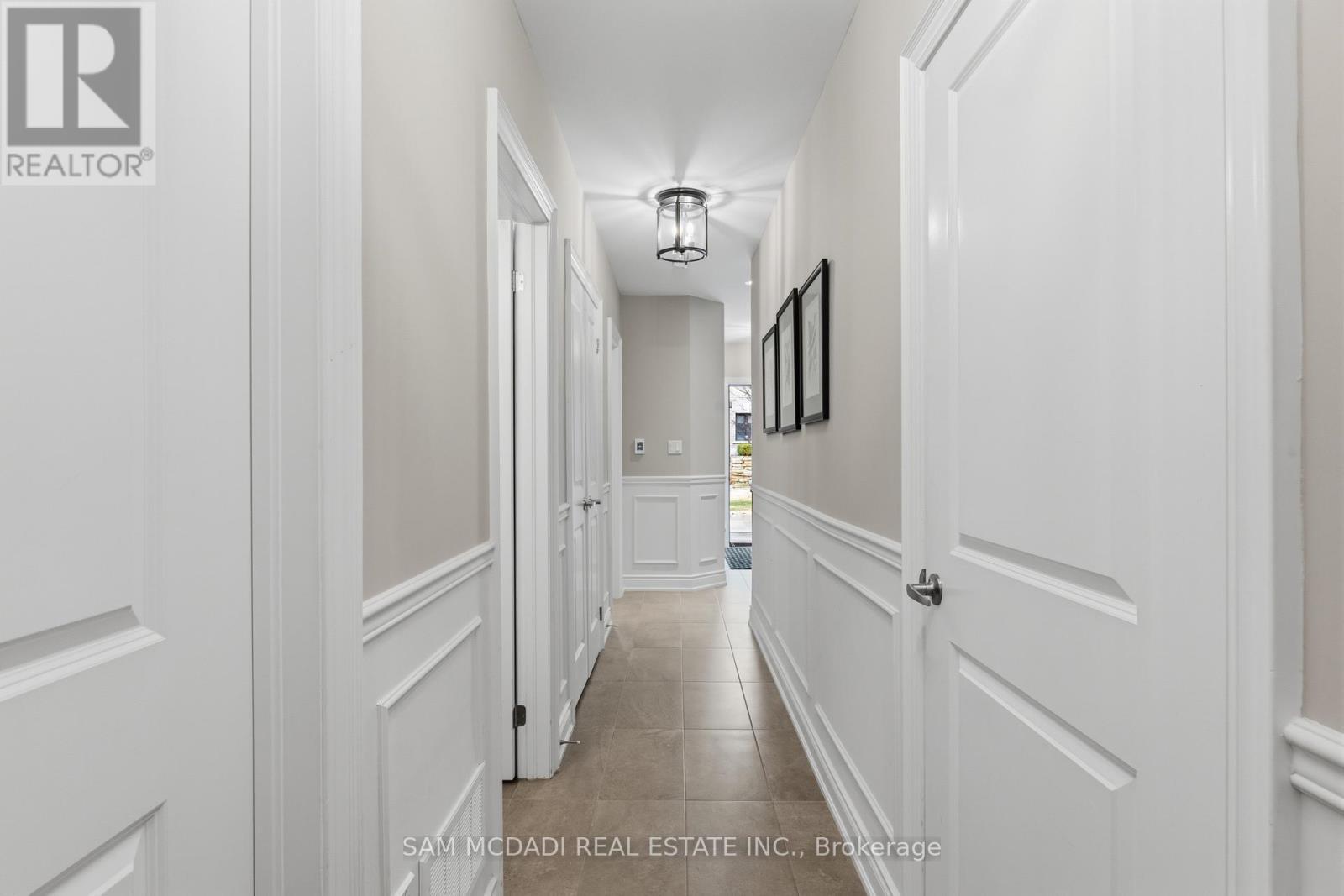 2029 Queensborough Gate, Mississauga, ON - Indoor Photo Showing Other Room