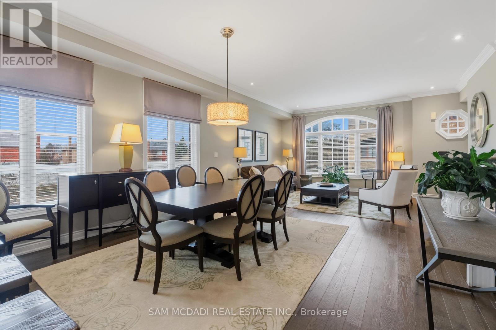 2029 Queensborough Gate, Mississauga, ON - Indoor Photo Showing Other Room