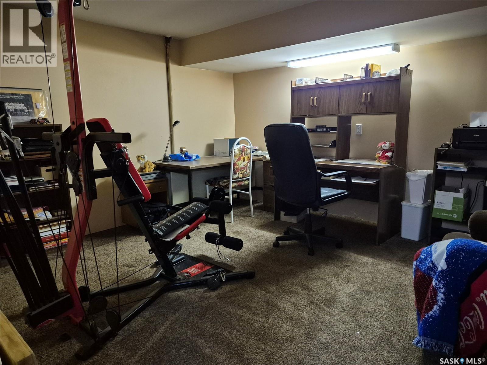 317 2Nd Street W, Ponteix, SK - Indoor Photo Showing Office