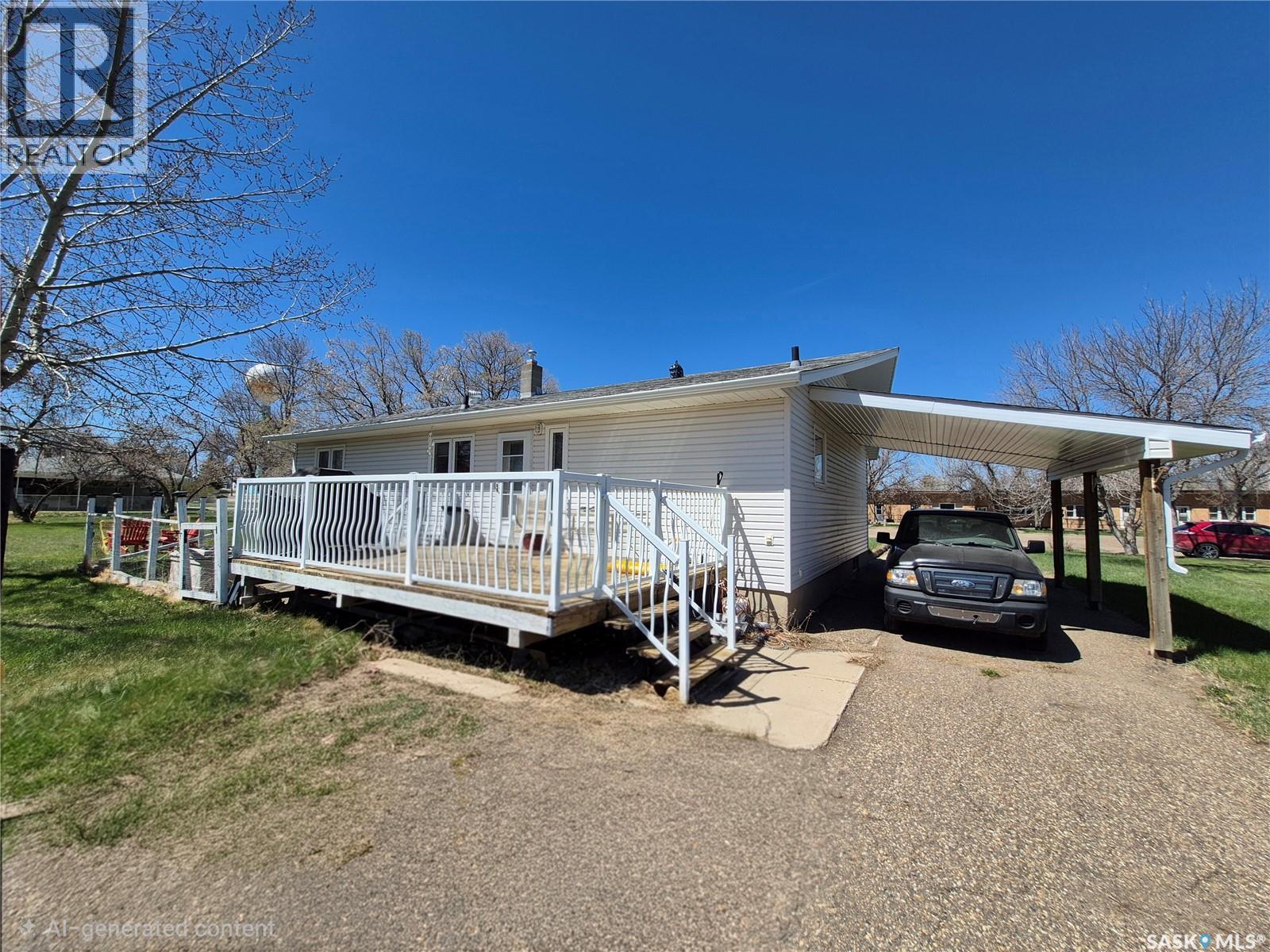 317 2Nd Street W, Ponteix, SK - Outdoor With Deck Patio Veranda