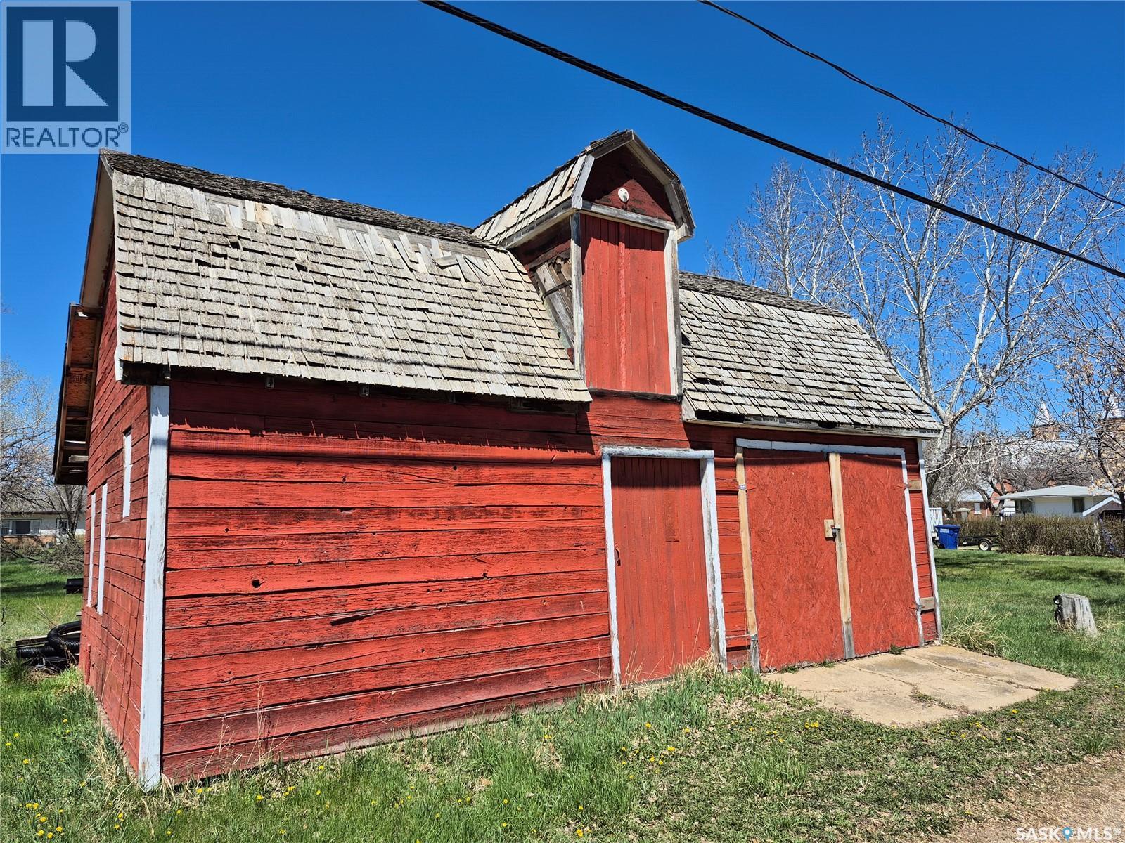 317 2Nd Street W, Ponteix, SK - Outdoor