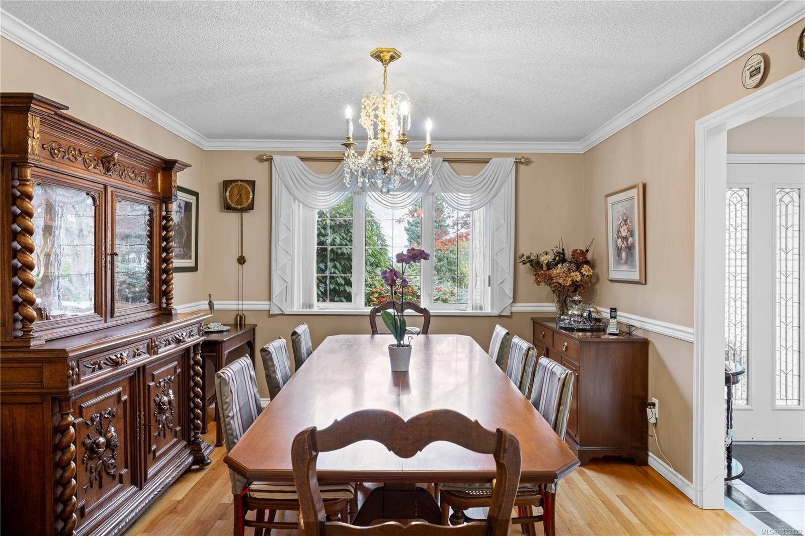 566 Crescent Rd West, Qualicum Beach, BC