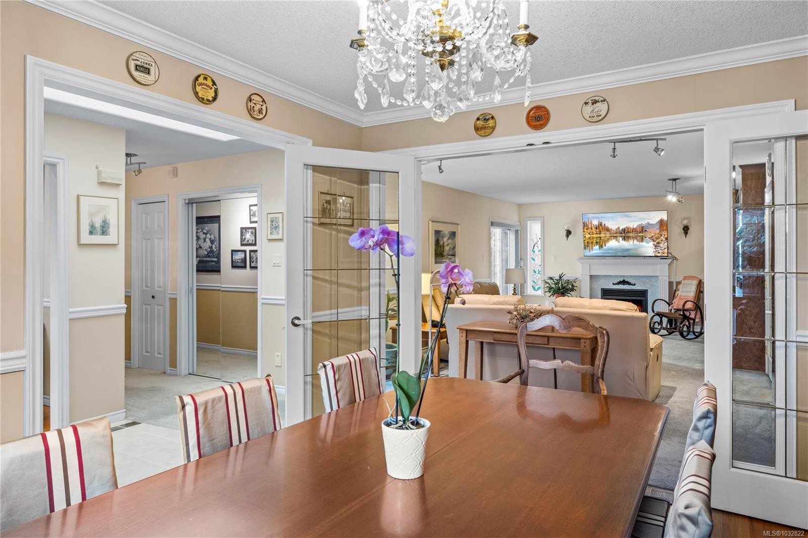 566 Crescent Rd West, Qualicum Beach, BC