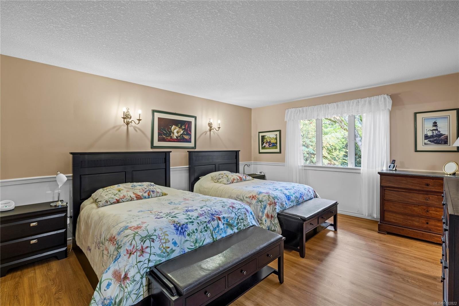 566 Crescent Rd West, Qualicum Beach, BC