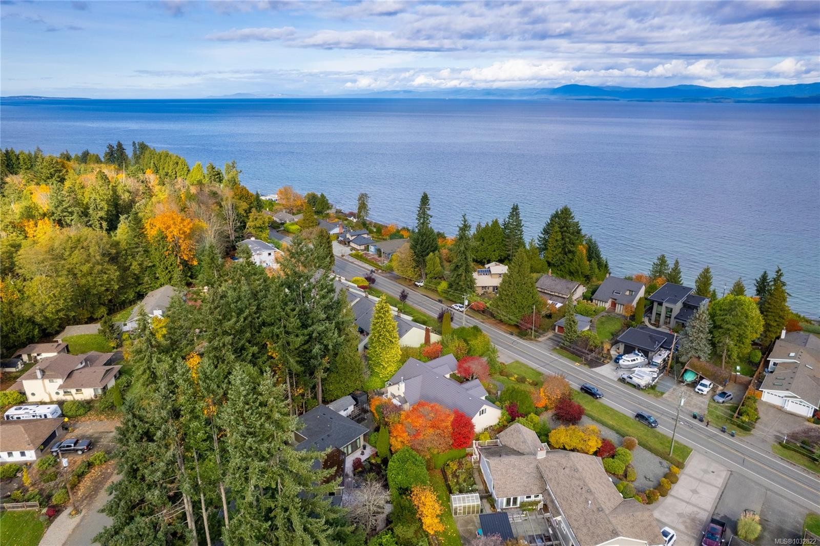 566 Crescent Rd West, Qualicum Beach, BC