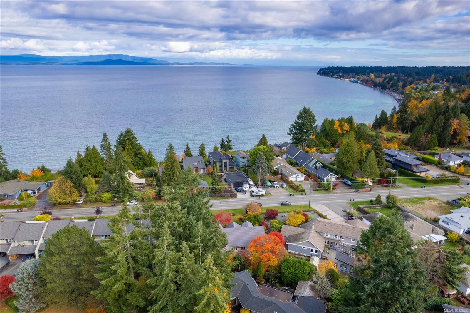 566 Crescent Rd West, Qualicum Beach, BC