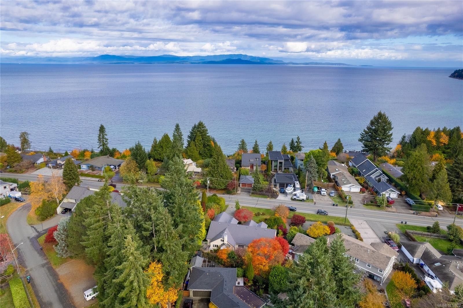 566 Crescent Rd West, Qualicum Beach, BC