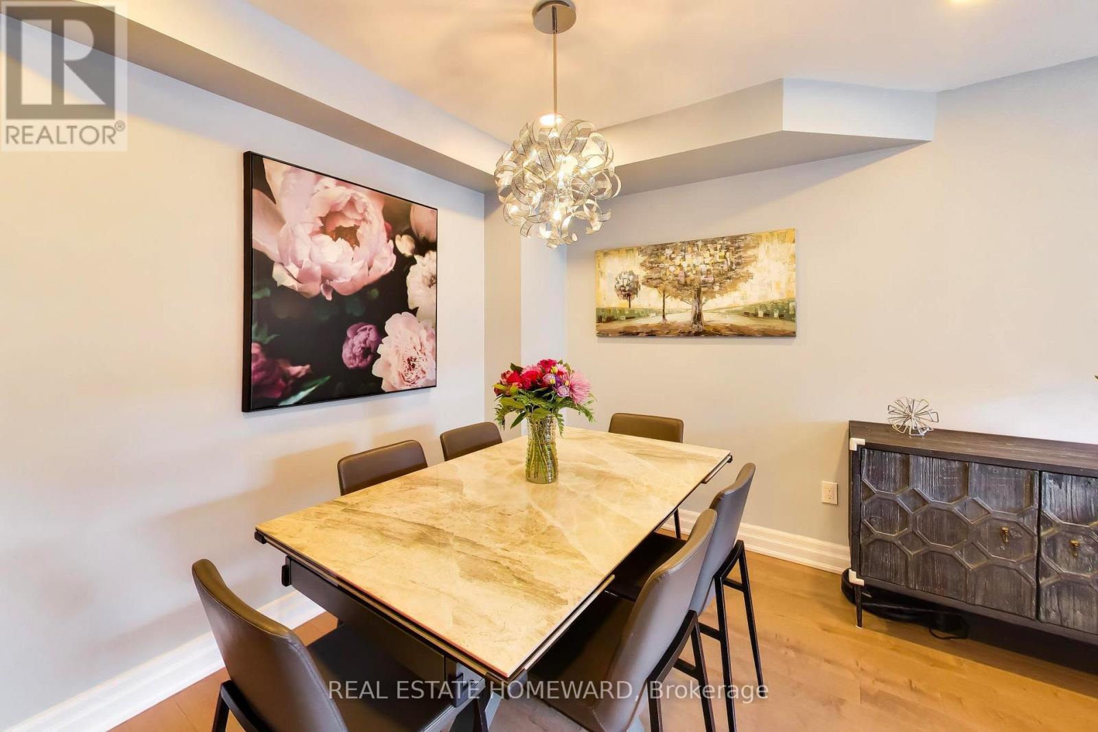 3375 Fenwick Crescent, Mississauga, ON - Indoor Photo Showing Dining Room