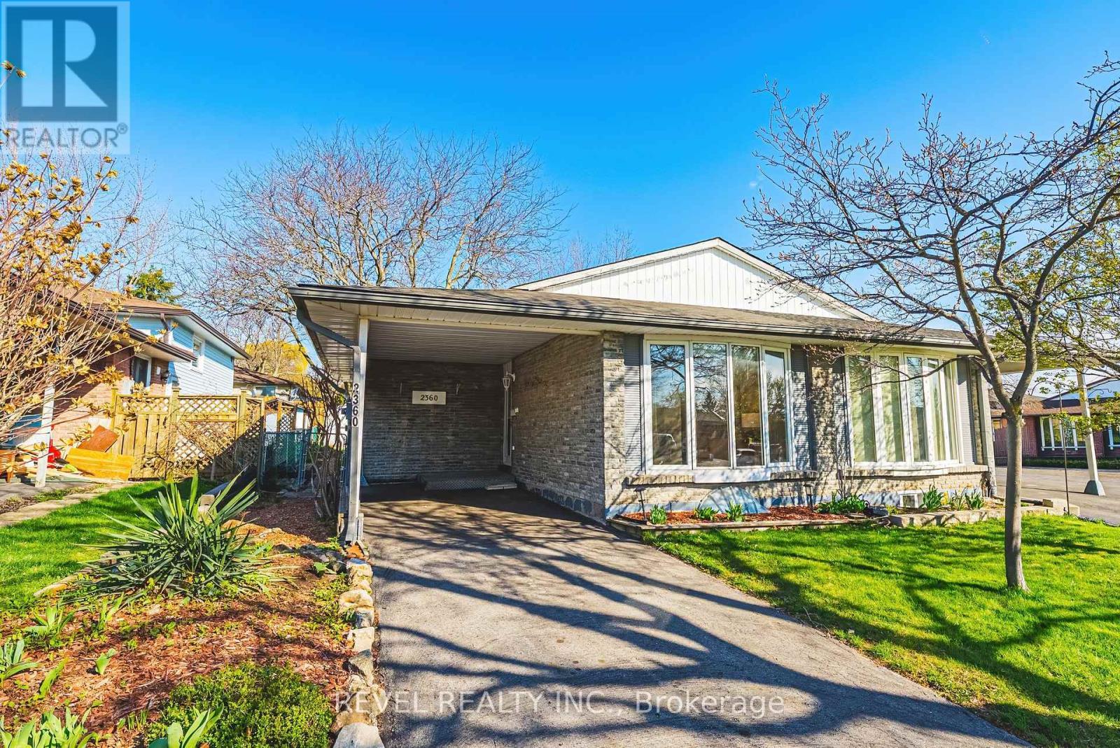 2360 Greenbank Trail, Burlington, ON - Outdoor