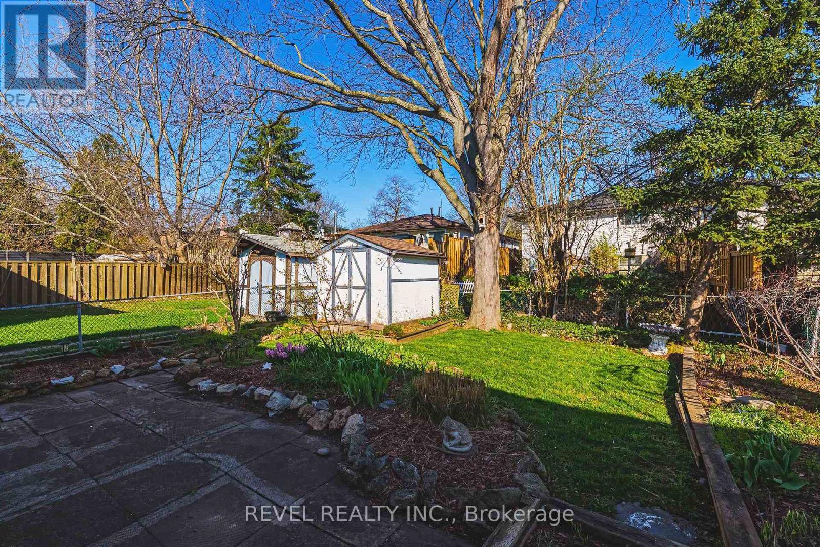 2360 Greenbank Trail, Burlington, ON - Outdoor