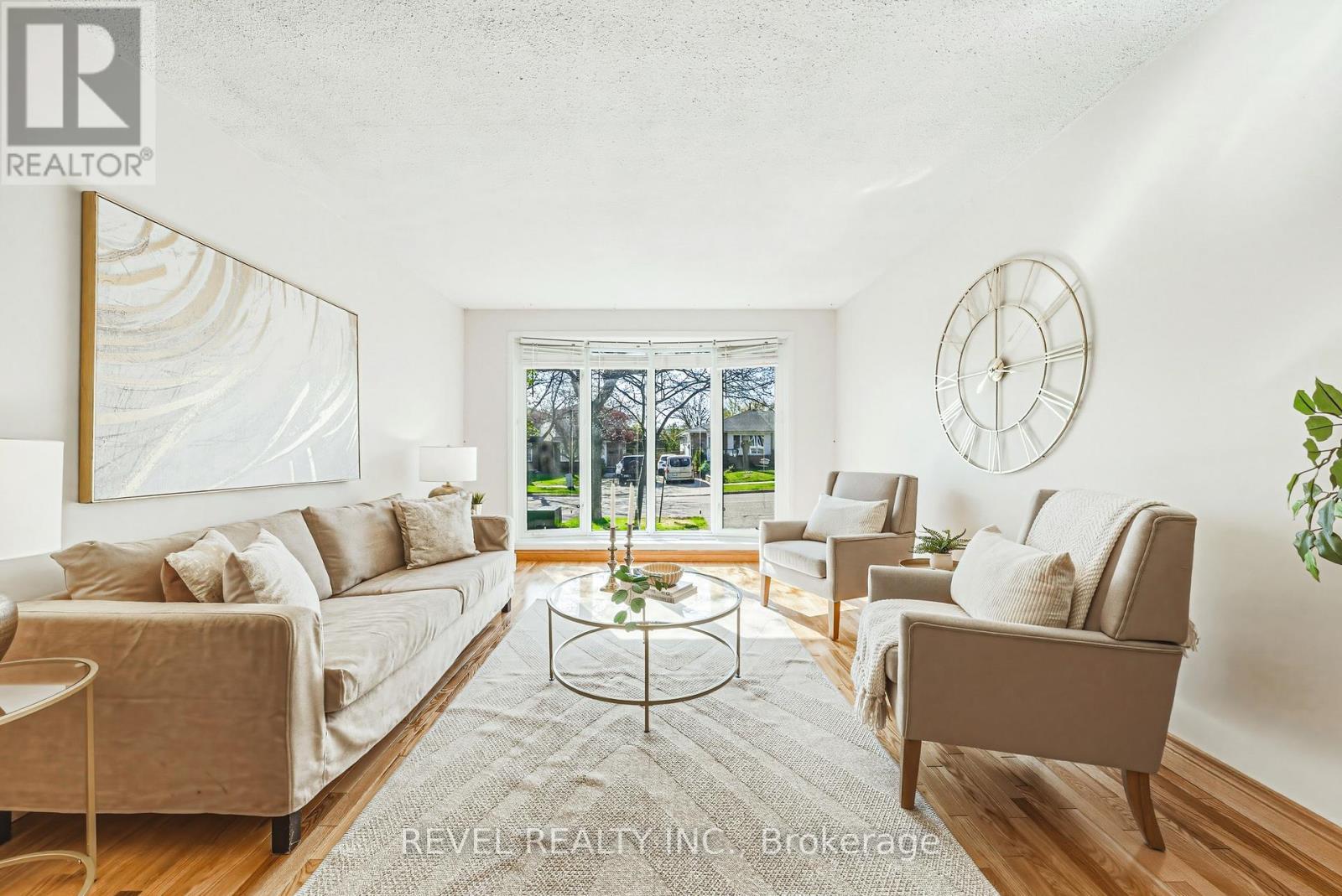 2360 Greenbank Trail, Burlington, ON - Indoor Photo Showing Living Room
