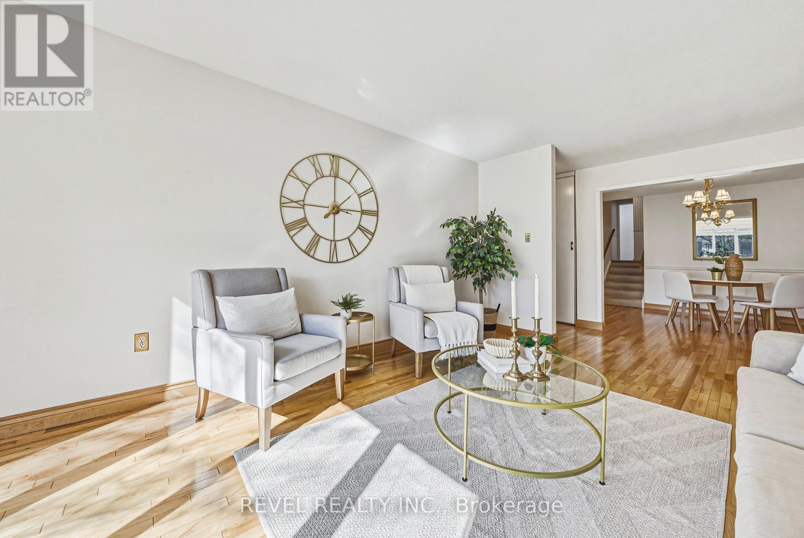 2360 Greenbank Trail, Burlington, ON - Indoor Photo Showing Living Room