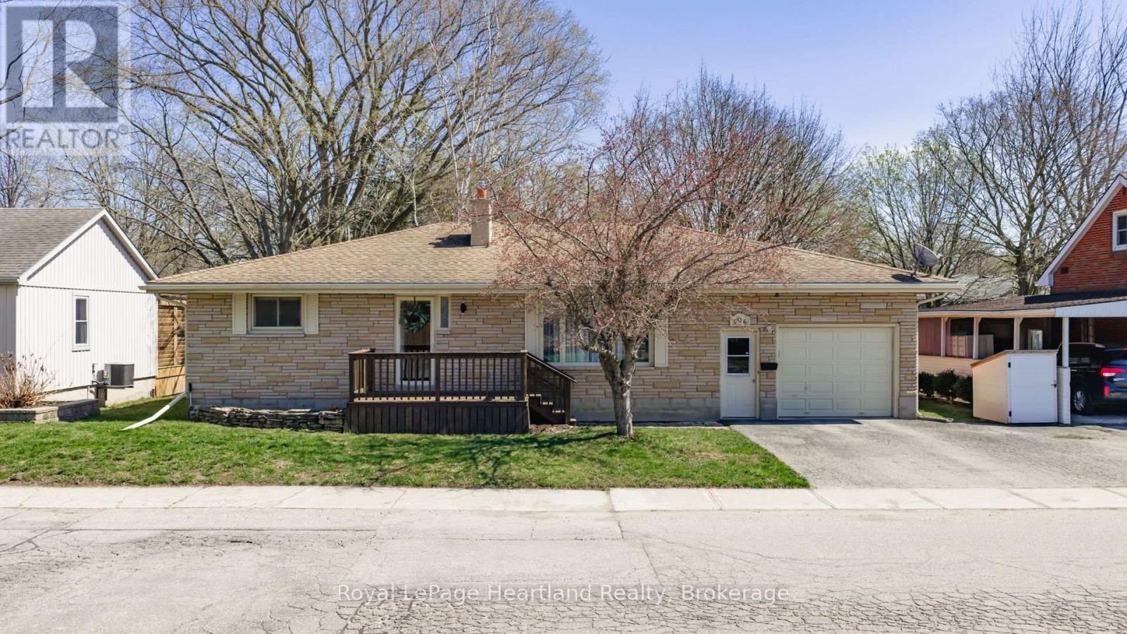 106 Oxford Street, Goderich (Goderich (Town)), ON - Outdoor