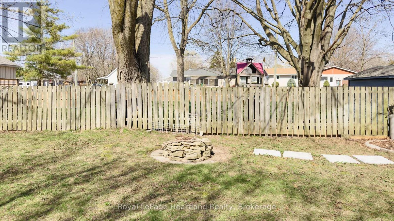 106 Oxford Street, Goderich (Goderich (Town)), ON - Outdoor