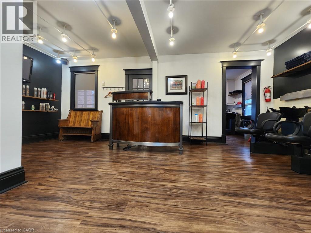 994 King Street W, Hamilton, ON