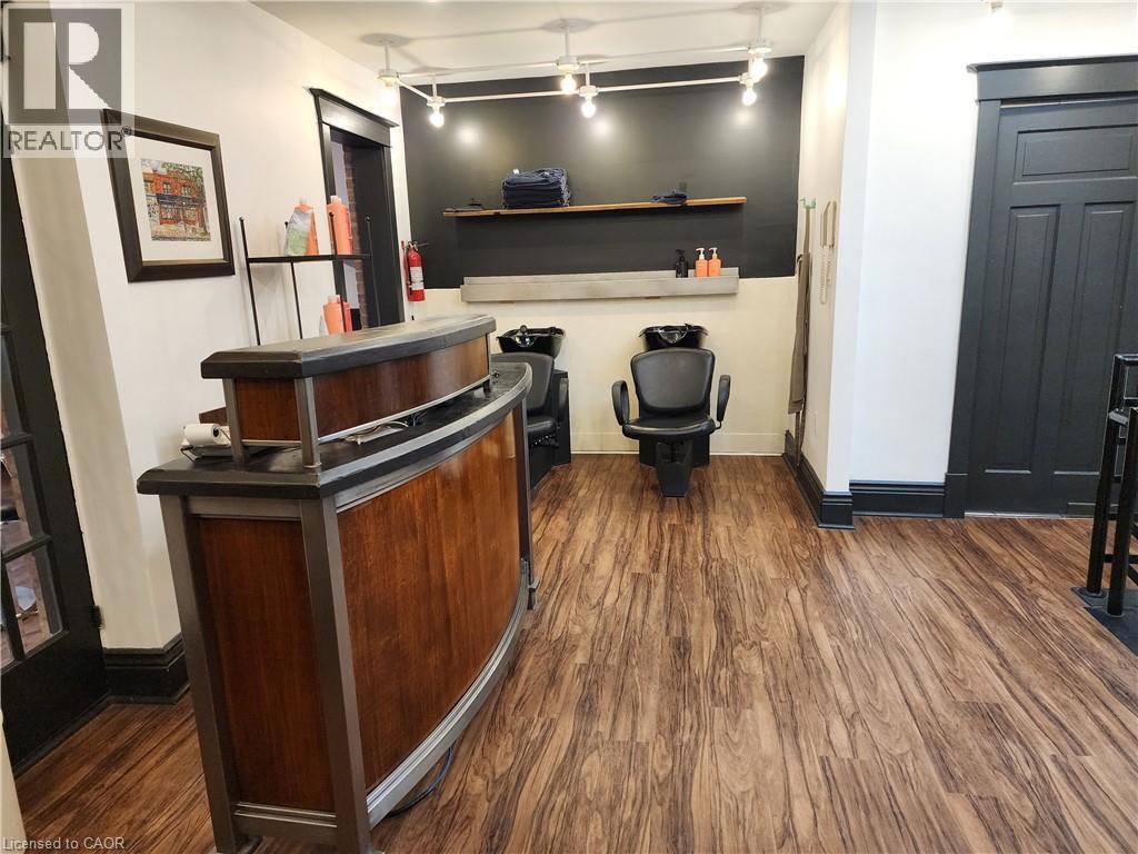 994 King Street W, Hamilton, ON