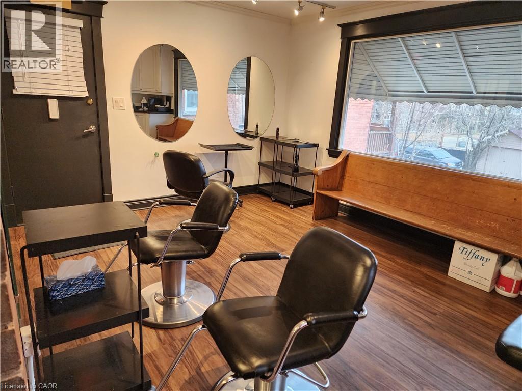 994 King Street W, Hamilton, ON