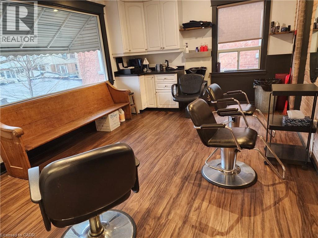 994 King Street W, Hamilton, ON