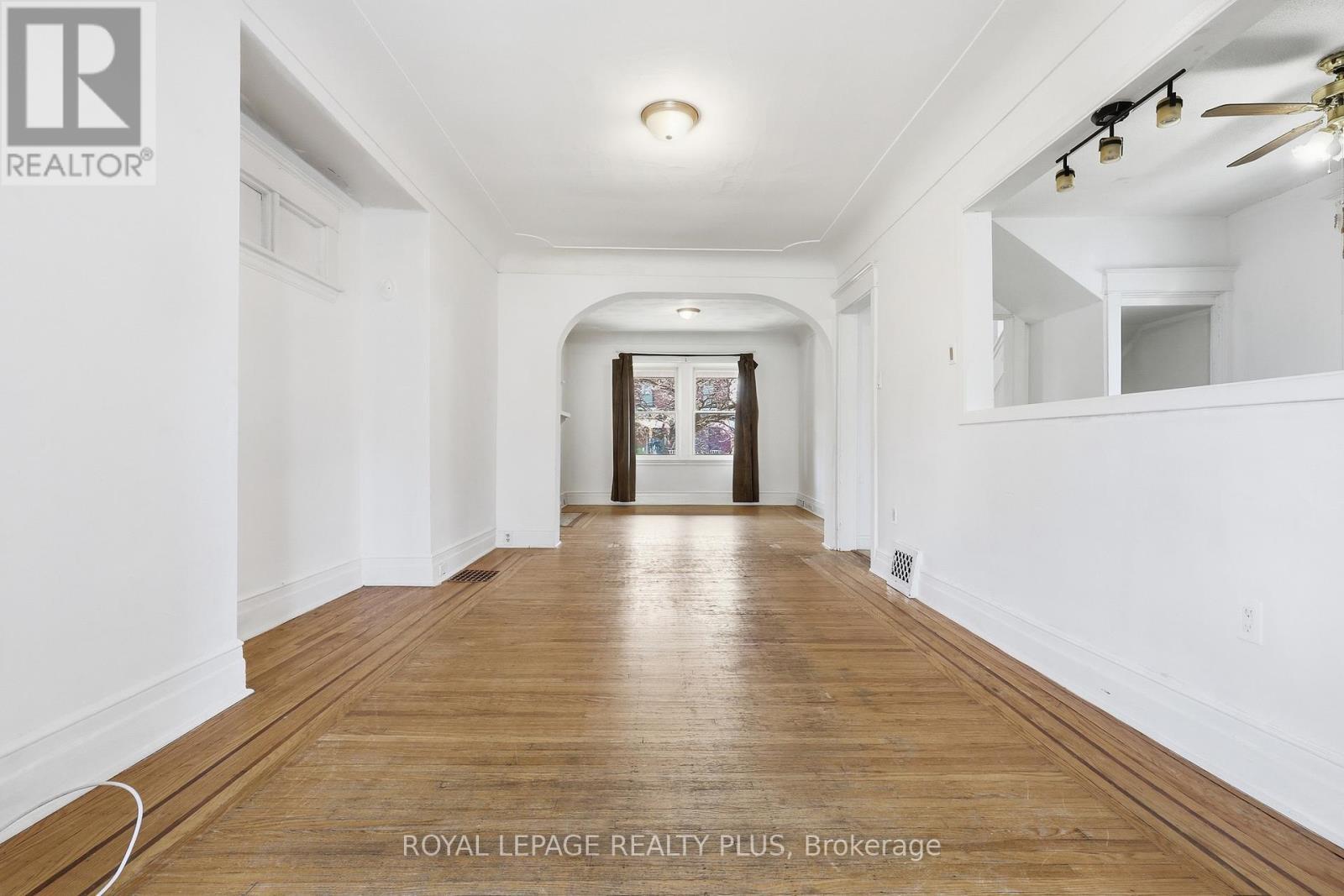 115 Kensington Avenue N, Hamilton, ON - Indoor Photo Showing Other Room