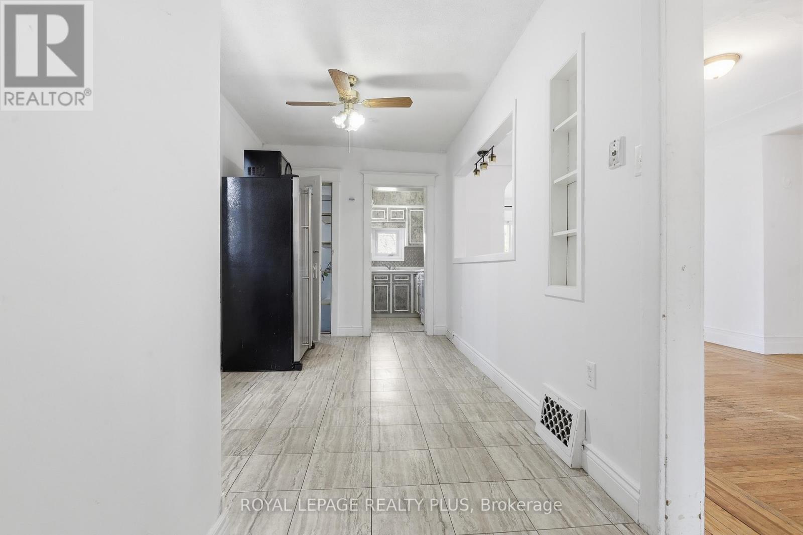 115 Kensington Avenue N, Hamilton, ON - Indoor Photo Showing Other Room