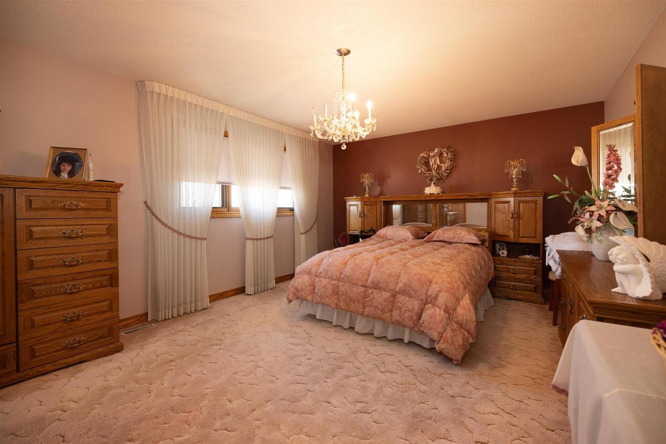 405 Riviera Drive, Thunder Bay, ON - Indoor Photo Showing Bedroom