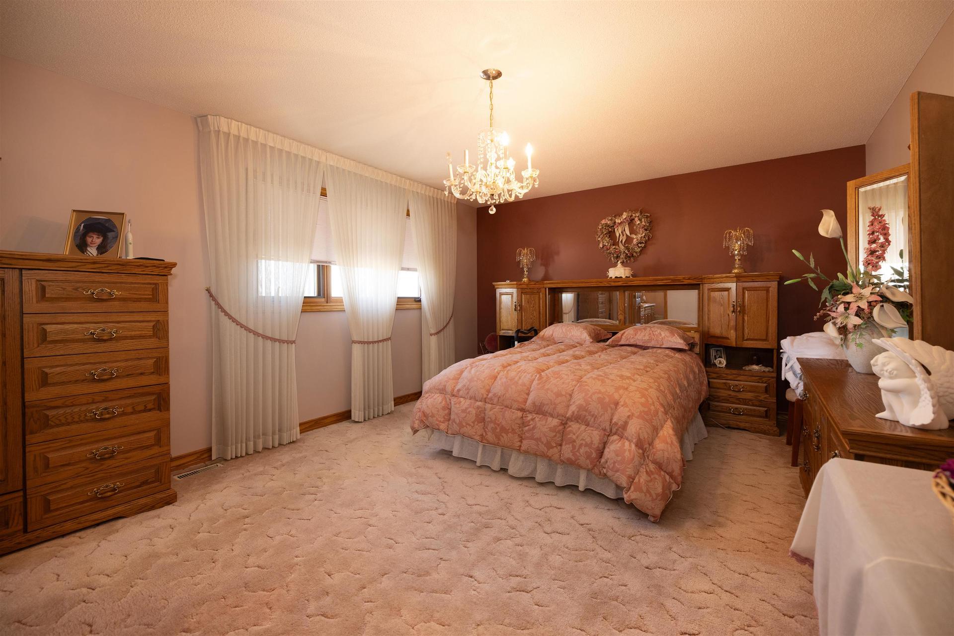 405 Riviera Drive, Thunder Bay, ON - Indoor Photo Showing Bedroom