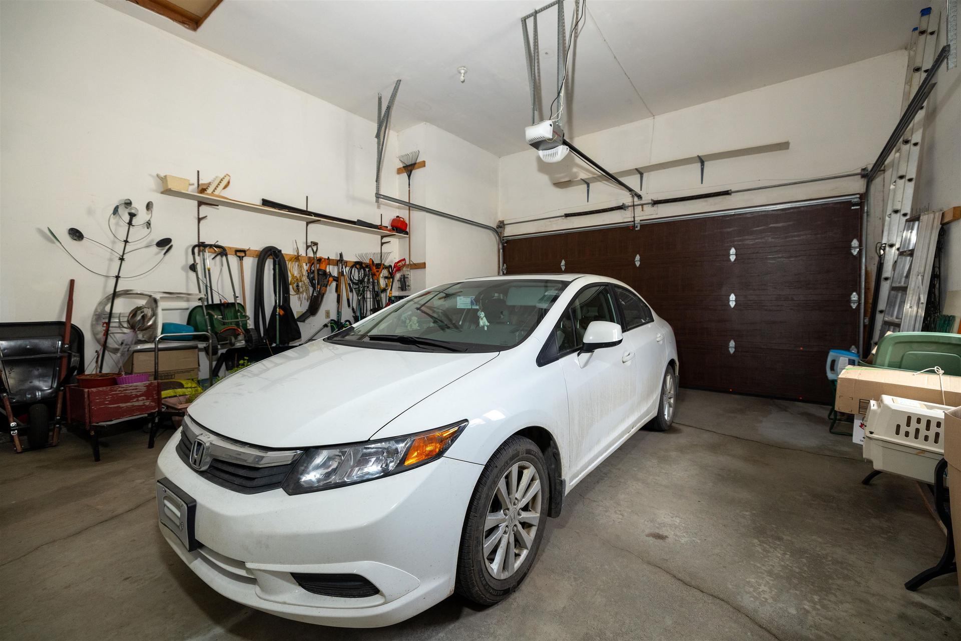 405 Riviera Drive, Thunder Bay, ON - Indoor Photo Showing Garage
