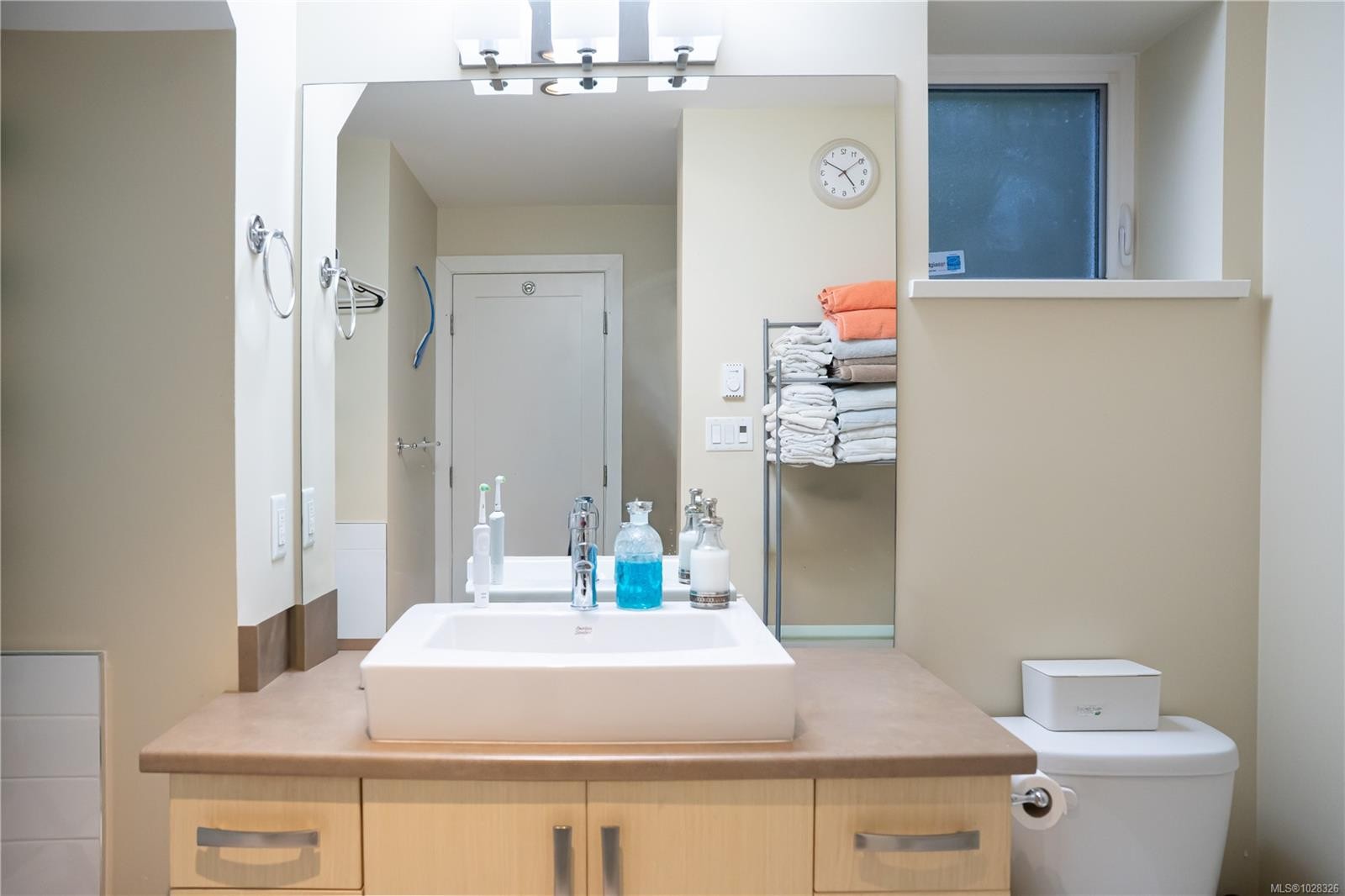 6496 Lanark Rd, Sooke, BC - Indoor Photo Showing Bathroom