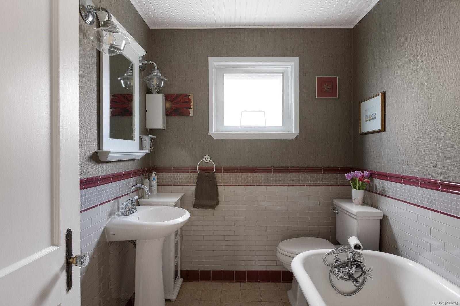 929 Easter Rd, Saanich, BC