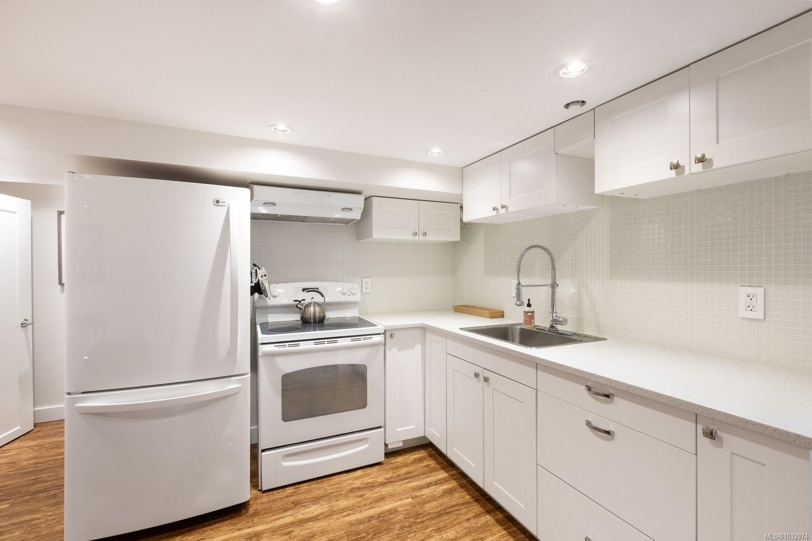 929 Easter Rd, Saanich, BC