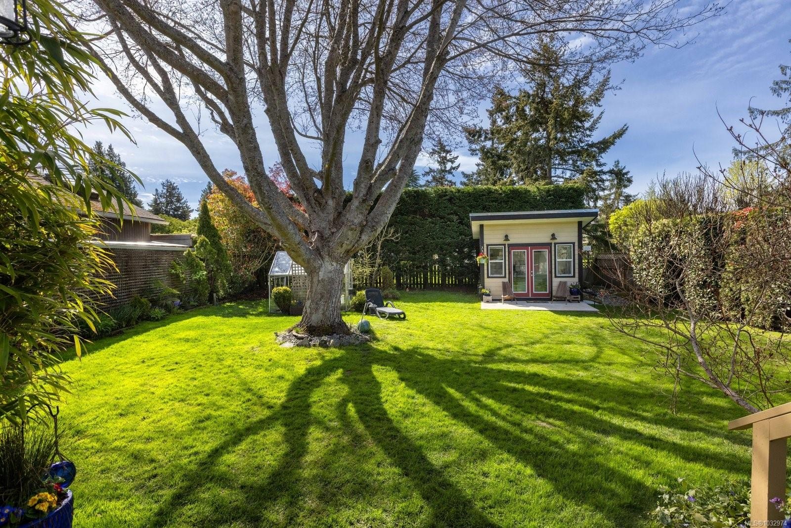 929 Easter Rd, Saanich, BC