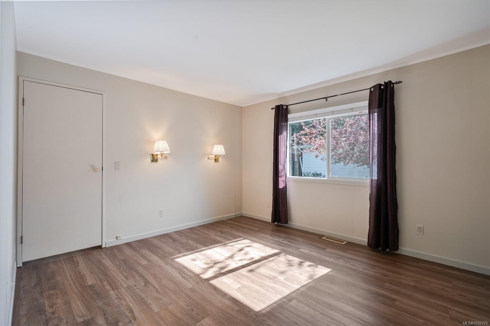 2111 Summergate Blvd, Sidney, BC