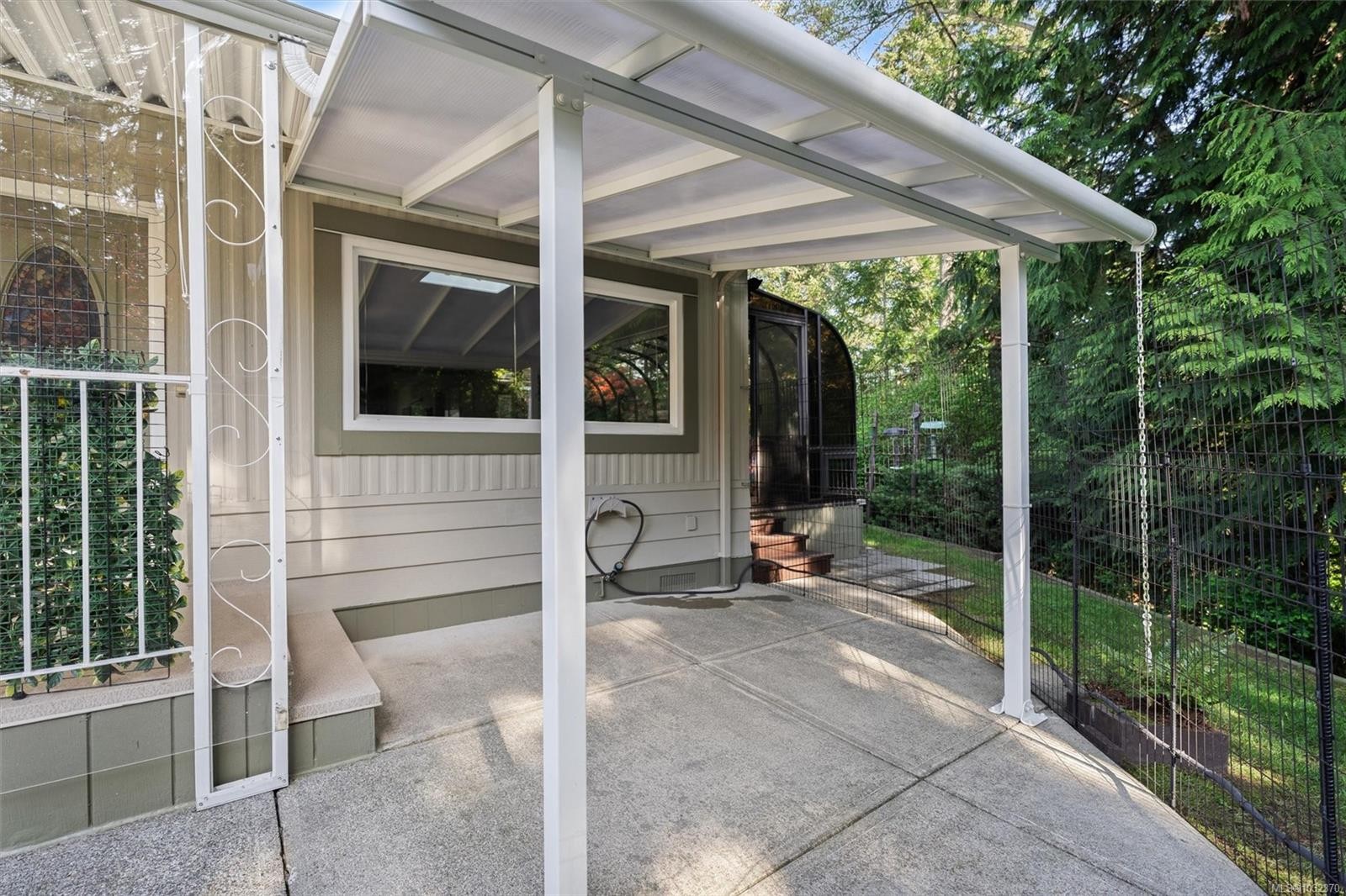 2111 Summergate Blvd, Sidney, BC
