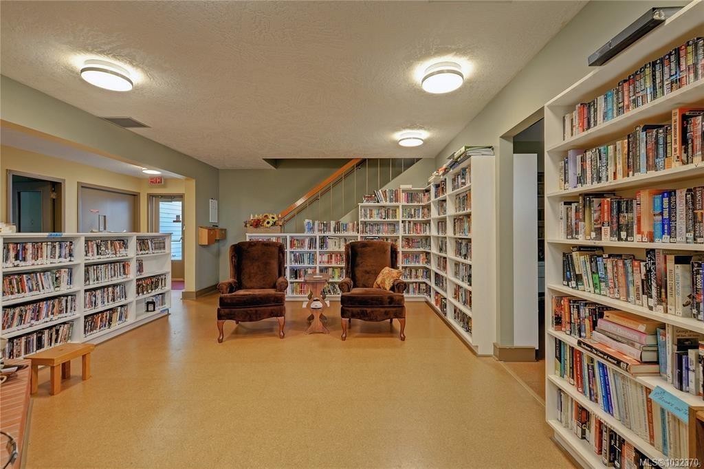 2111 Summergate Blvd, Sidney, BC