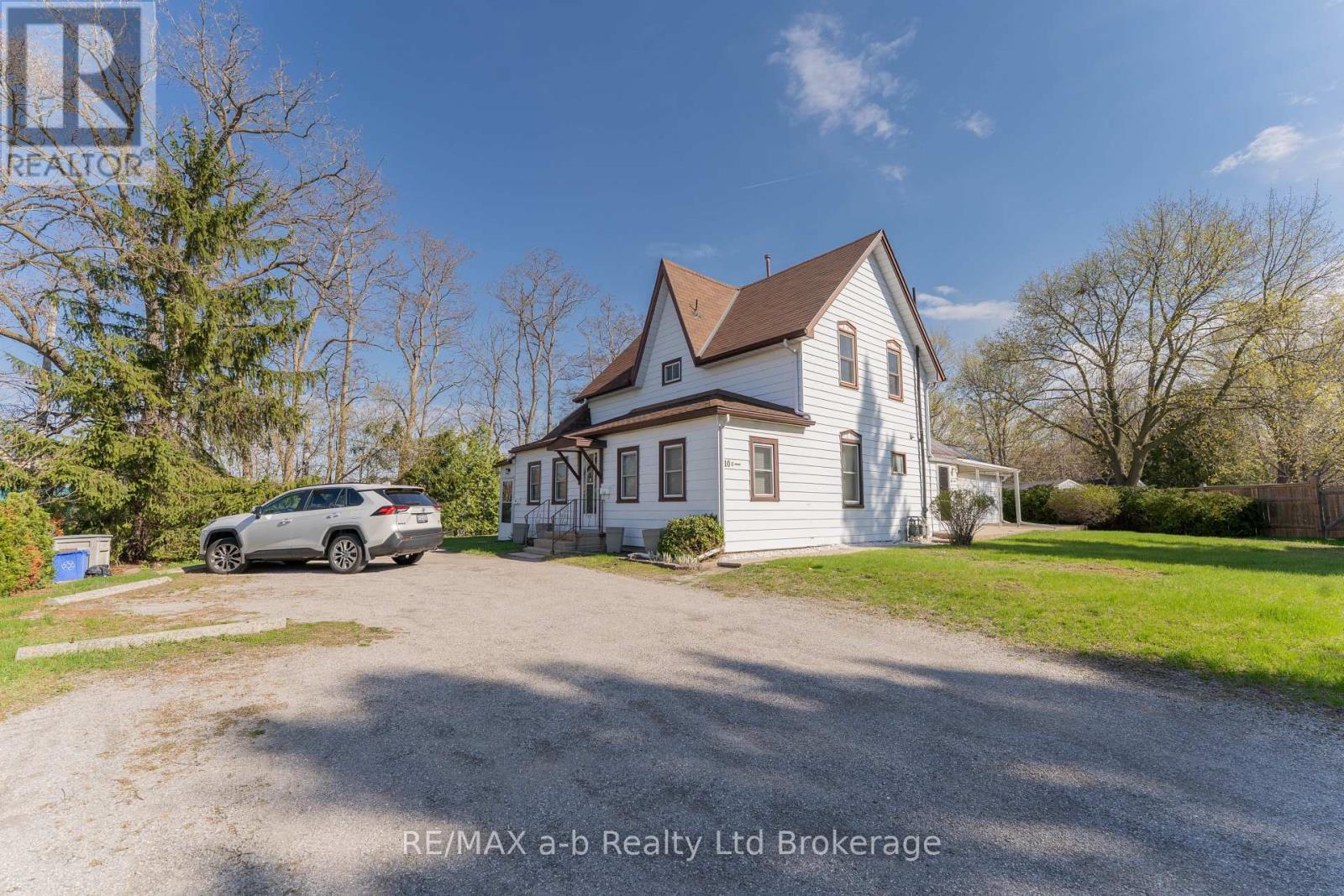 Unit A - 10 Mckenzie Street, Tillsonburg, ON - Outdoor